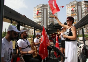 Merkez ve ilelerde  gn boyunca vatandalara bayram cokusu yaatlacak.